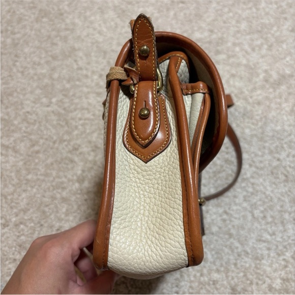 Dooney & Bourke Small Equestrian Crossbody Handbag Cream/Bone & Tan - Picture 5 of 16